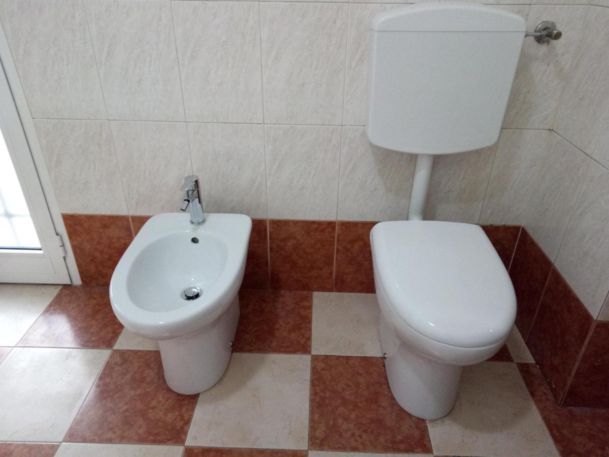 B&B Mike Novi Ligure Ngoại thất bức ảnh